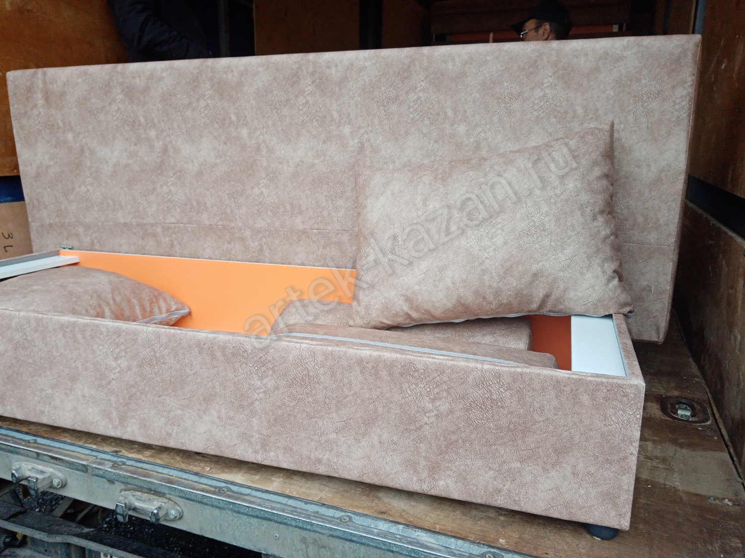 Фото 6. Купить недорогой диван по низкой цене от производителя можно у нас.